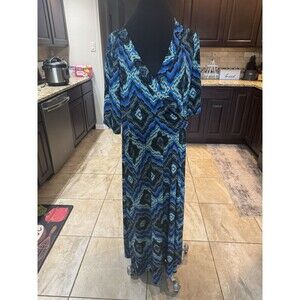 Women’s Multicolor Plus Size Maxi Dress From Avenue Size 18/20